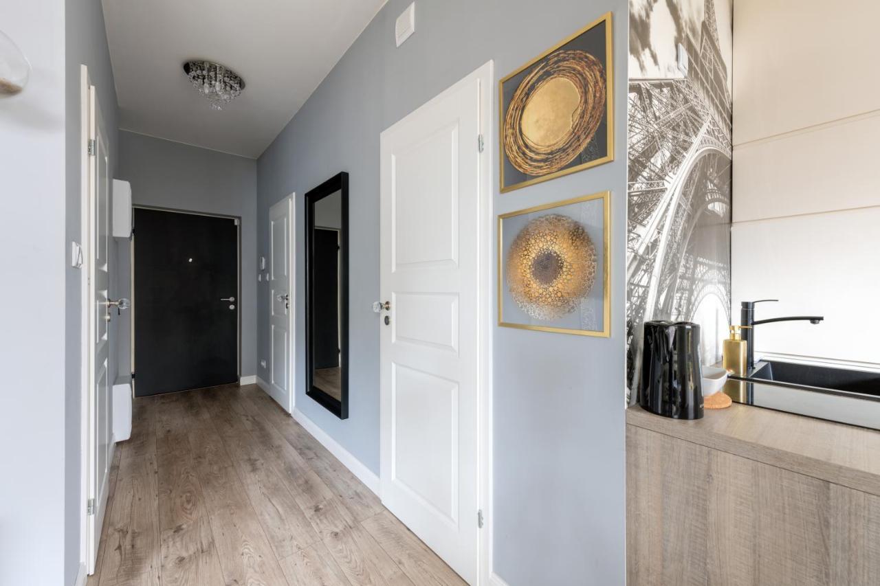 Kierbedzia 6 - Bezplatny Podziemny Parking - Free Parking - Piekny Ogrodek Z Tarasem - 2Km Lazienki Krolewskie - Wifi - Smart Tv 50 Cali - Good Apartments Varsovie Extérieur photo