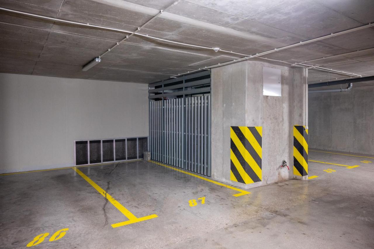 Kierbedzia 6 - Bezplatny Podziemny Parking - Free Parking - Piekny Ogrodek Z Tarasem - 2Km Lazienki Krolewskie - Wifi - Smart Tv 50 Cali - Good Apartments Varsovie Extérieur photo
